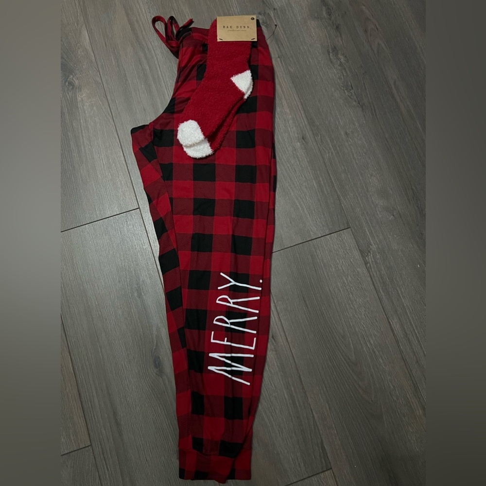 Rae Dunn joggers/socks gift set